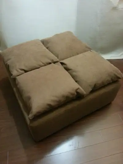 Italsofa Ottoman w/Cushions **** NEW ****, View more