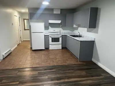 Conveniently located within walking distance to UFV, Walmart, and HWY 1 Exit. ✅ Utilities included ✅...