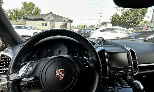 Porsche Cayenne S 2013 – AWD, 3.6L Turbo, toit pano, cuir dans Autos et camions  à Laval/Rive Nord - Image 2