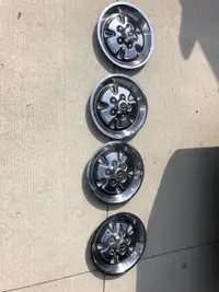  1973 mustang vintage hubcaps 