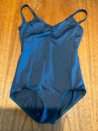 Girls Ainslie wear ballet leotards size M