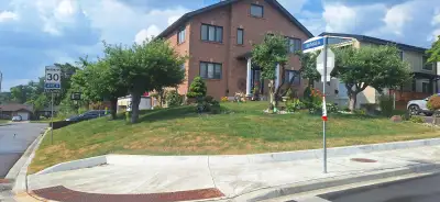 Street level apartment for rent  keele and wilson area