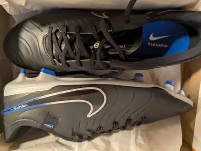 New NIKE soccer shoes - Men's 13, View more