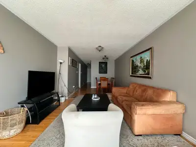 Private room for rent in Mississauga, on the main floor of a house. Located at Bloor/Cawthra. Move i...