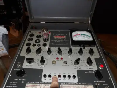 Fully serviced, perfectly working. It comes with original documentation and extra tube data book. Wi...