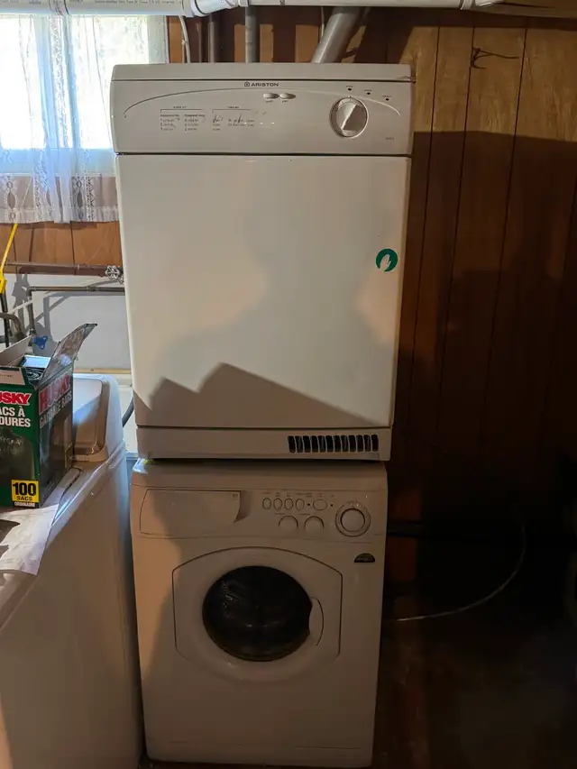 Ariston Stacked Dryer Washer or Dryer $40