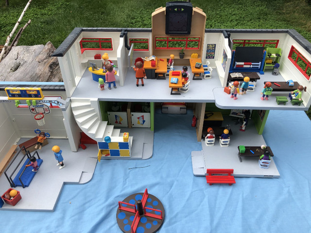 Playmobil (9453 et 9454 et 9455)-École aménagée avec gymnase., Jouets et  jeux, Rimouski / Bas-St-Laurent