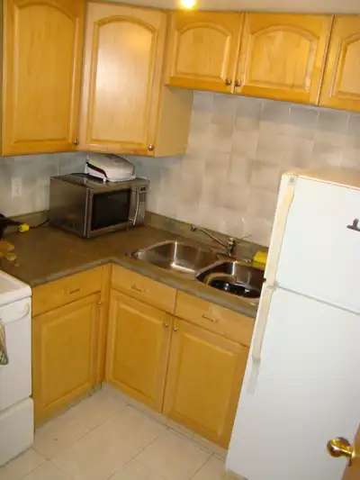 Recently renovated furnished bright room in the well -maintained clean and quiet house available imm...