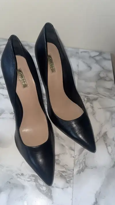 Guess Women's Heels Size 9, View more