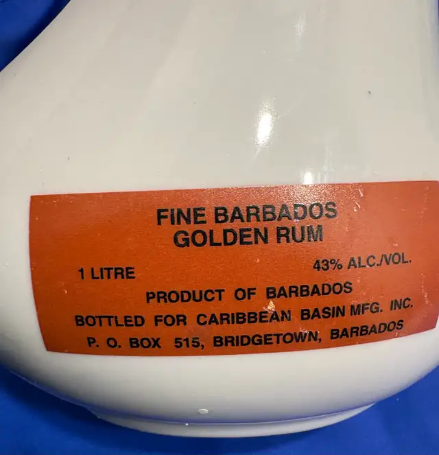 Barbados Glass Decanter and 2 Drinking Glasses in Kitchen & Dining Wares in Bridgewater - Image 6