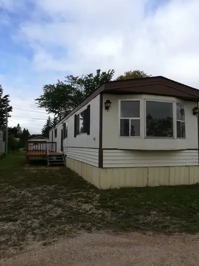 Mobile home for rent in Shoal Lake,MB. $700 a month NO PETS. Washer/dryer, fridge, stove, in unit. E...