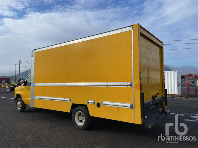 Ford Cube Van E-450 for Sale Low KMS 2017 Call 416-876-7475 in Cars & Trucks in City of Toronto - Image 2