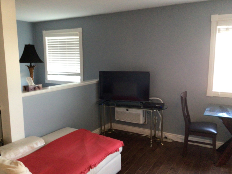 Condo all inclusive $1250.00/ Month 4