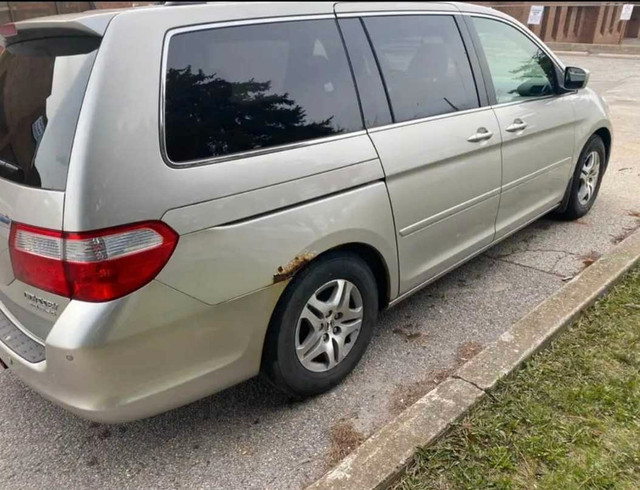 2005 Honda Odyssey Touring in Cars & Trucks in Oshawa / Durham Region - Image 4