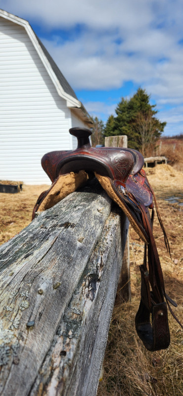 15" seat 7" gullet western saddle in Equestrian & Livestock Accessories in Summerside - Image 3