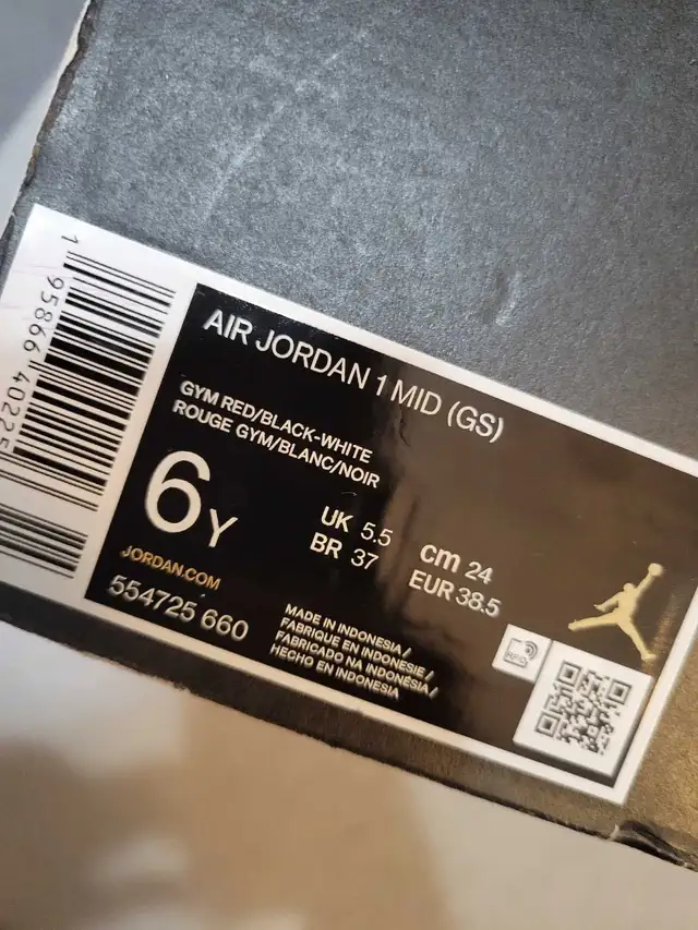 Jordan 1 mid reverse bred (kids/youth). Size 6Y, like new