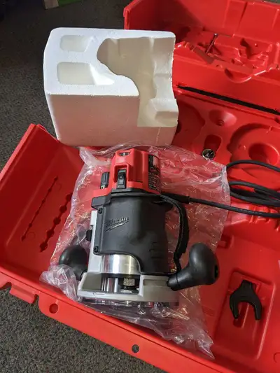 Router Milwaukee Mastergrip, View more