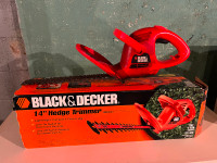 Hedge Trimmer / Taille-haie 14" Black & Decker