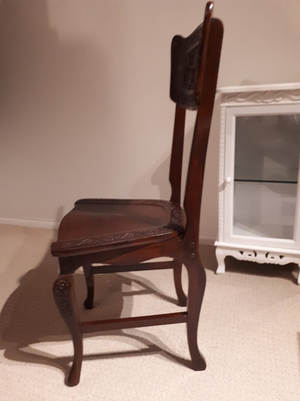 SINGLE Heavily Carved Solid Wood Ornate Chair-  $95 in Chairs & Recliners in Mississauga / Peel Region - Image 4