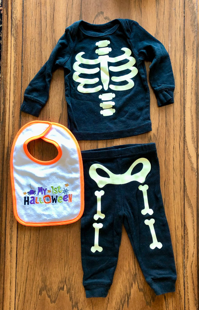 Halloween Outfit & Bib (6-12 months) in Clothing - 6-9 Months in Winnipeg