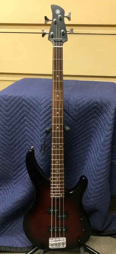 BASSE ÉLECTRIQUE YAMAHA, View more