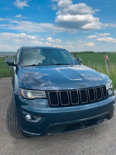 Selling my 2021 Jeep Grand Cherokee Limited Anniversary Edition with 80,448 km. This SUV is in perfe...