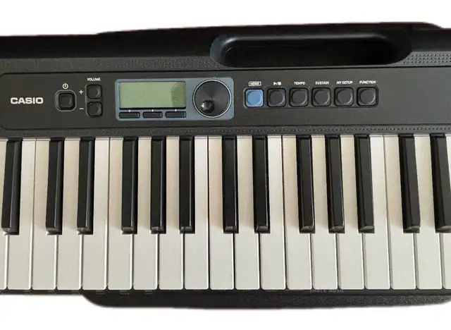 Casio CT-S300 Keyboard in Pianos & Keyboards in Vancouver - Image 4