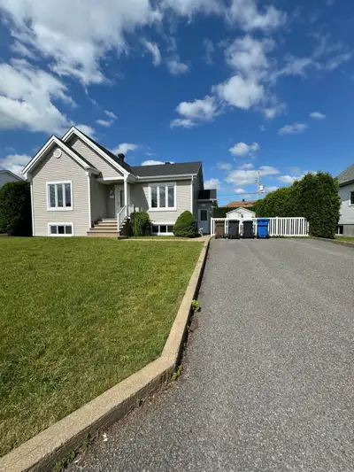 Haut de maison 4 1/2 à louer
