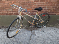 Vintage ladies/mixte city bike - 15 speed, 27" wheels - tuned up