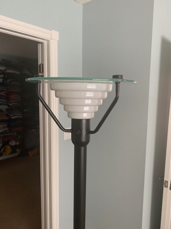Standing Lamp, black and glass in Indoor Lighting & Fans in Oakville / Halton Region - Image 2