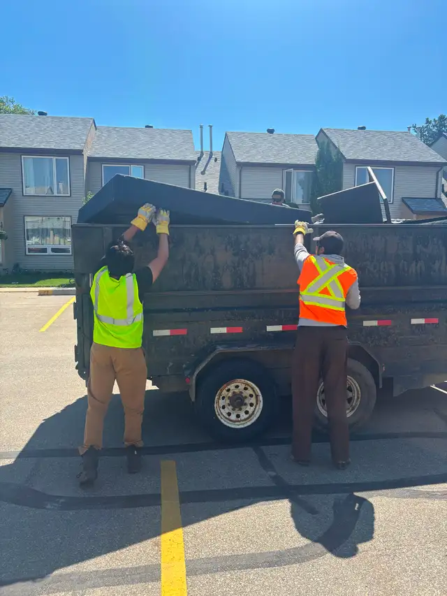 SAME DAY JUNK REMOVAL – FAST, AFFORDABLE & 5⭐ RATED!562901673229701122