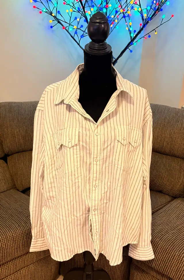 ✨✨Old Navy Striped Long Sleeve Shirt - Large