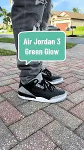 Jordans 3, View more