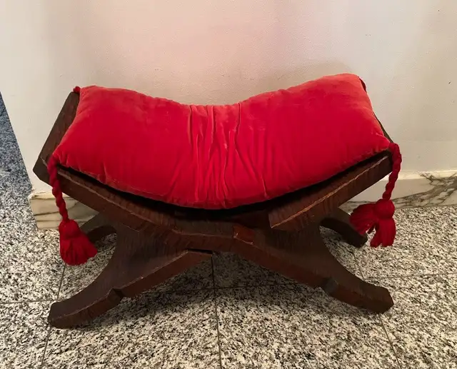 Rare Vtg Hand-Carved Folding Wooden Stool w/ Red Velvet Cushion in Arts & Collectibles in City of Toronto - Image 2