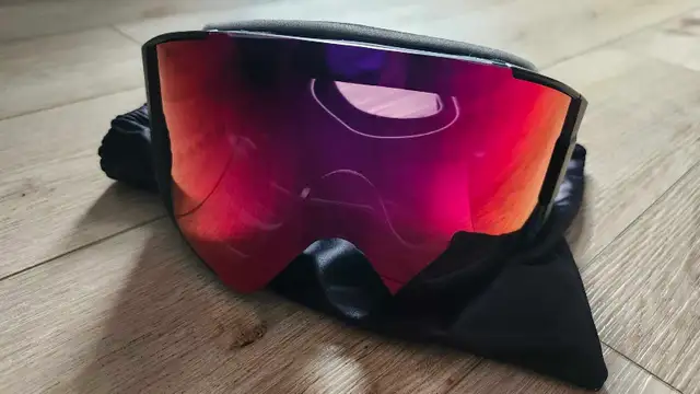 lunette de snowboard  in Snowboard in Laval / North Shore - Image 2