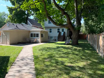 Newly Renovated Garden suite Separate building Separate Entrance 1 Bedroom Separate Entrance. (no co...
