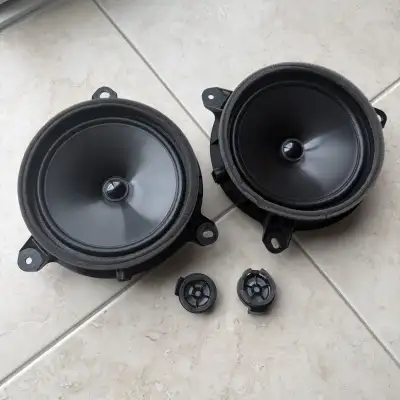 Pair of 6.5 inch Pioneer 85160-1A210 with tweeters, View more