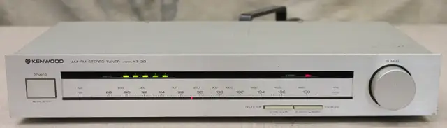 Kenwood KT 30 AM/FM Stereo Tuner in Stereo Systems & Home Theatre in St. Catharines - Image 2