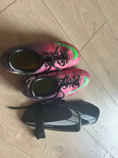 soulier soccer , View more