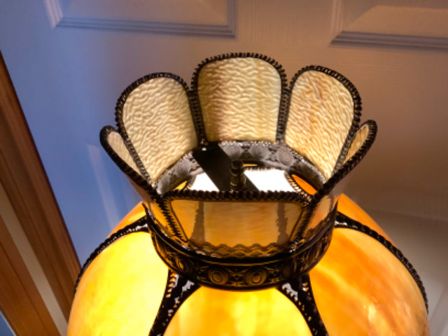 VintageOrnate Six Panel Slag Glass Lamp Currier & Ives on each in Indoor Lighting & Fans in Belleville - Image 4