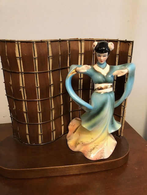 Vintage TV Lamp Asian Lady in Arts & Collectibles in Oshawa / Durham Region