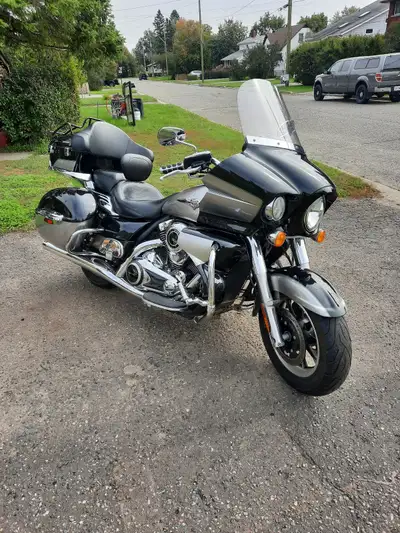 2016 Kawasaki Vulcan Voyager for sale. Mint shape bike. Mustang saddle. Premium bike cover. Bluetoot...