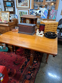 Antique Cherry Gate-leg Table 