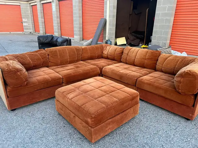 Vintage Selig Orange Modular Sectional in Couches & Futons in Kingston - Image 5