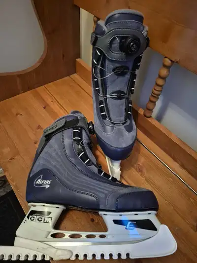 WOMEN'S SKATES FOR SALE, View more