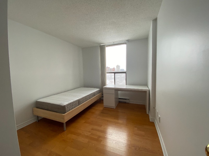 Room for rent with PRIVATE washroom in Vanier Room Rentals