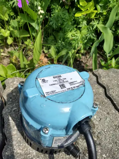 Little Giant Submersible Pump model #500286. Industrial quality. 115 VAC.