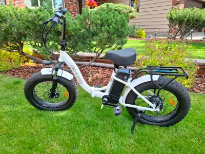 Daymak Max S Folding Fat Tire E-Bike, View more