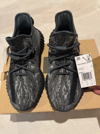 Adidas Yeezy Mx dark salt v2 in mint condition