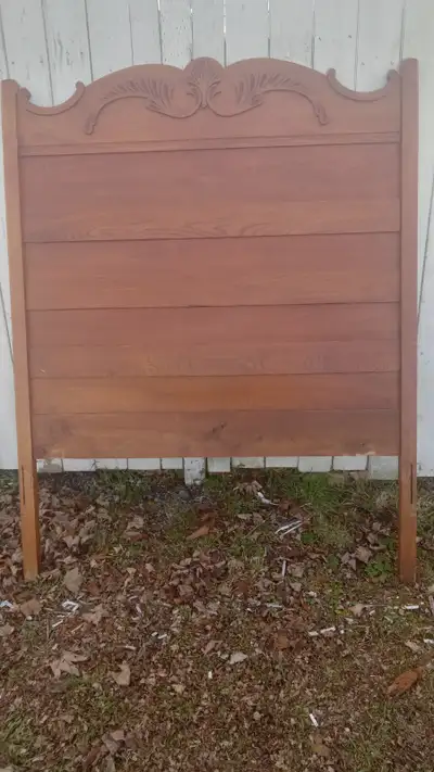 Antique oak headboard and footboard in fairly good condition.